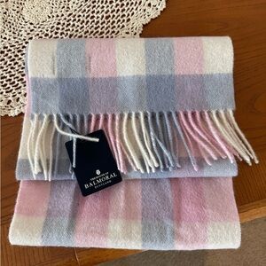 ✨ NWT The House of Balmoral 100% Lamb’s Wool Scarf ✨